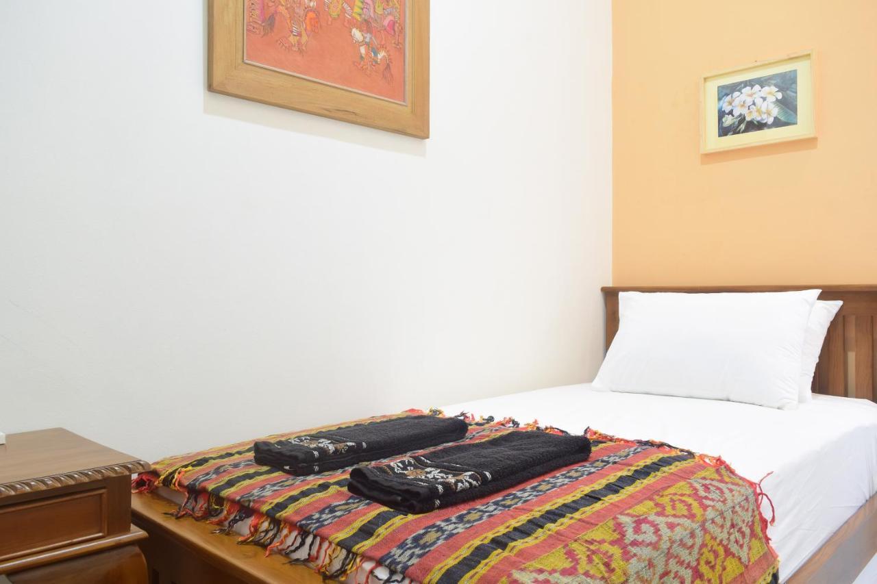 The Cabin Hotel Ambasador Jogjakarta Buitenkant foto