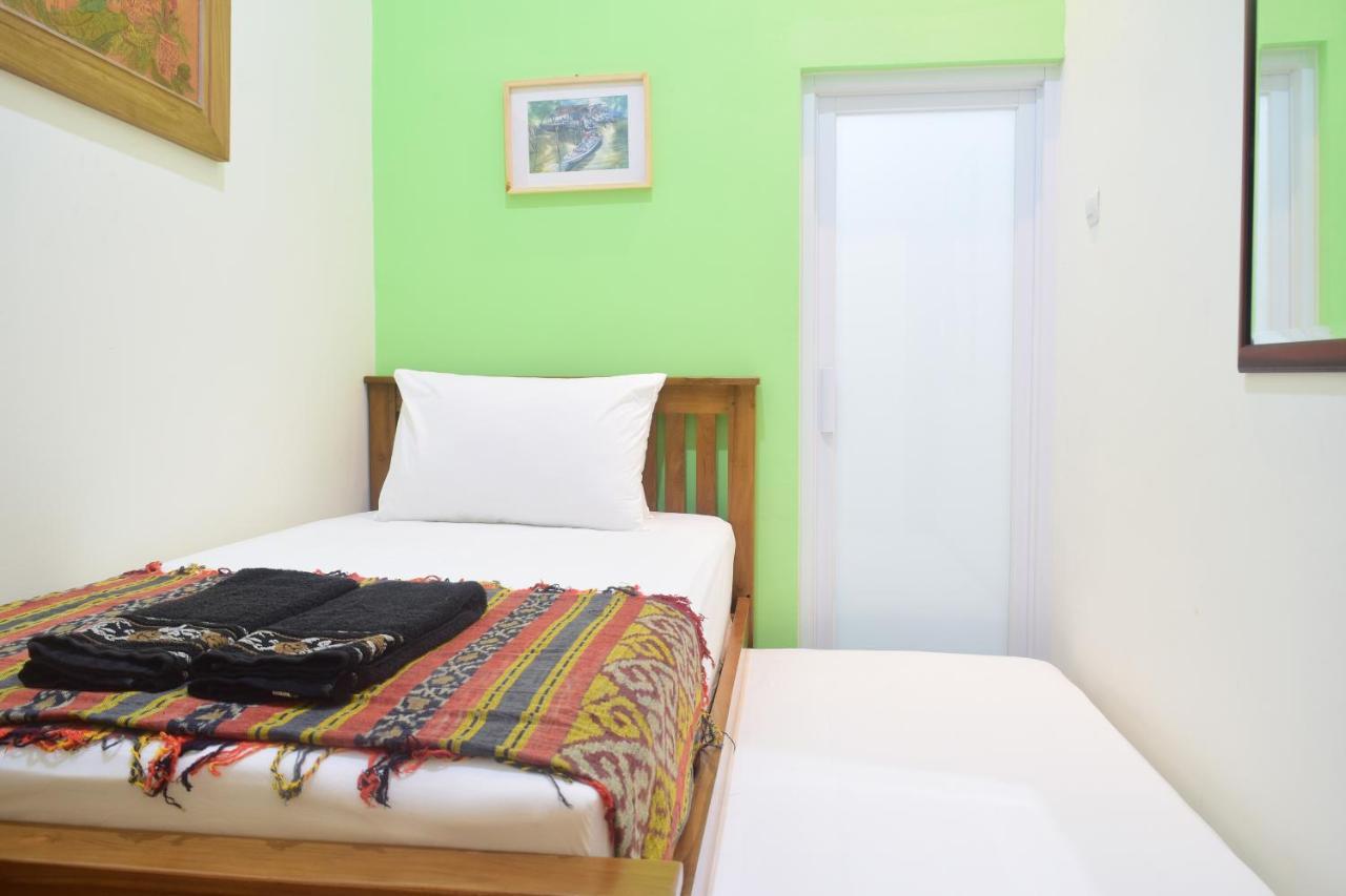 The Cabin Hotel Ambasador Jogjakarta Buitenkant foto