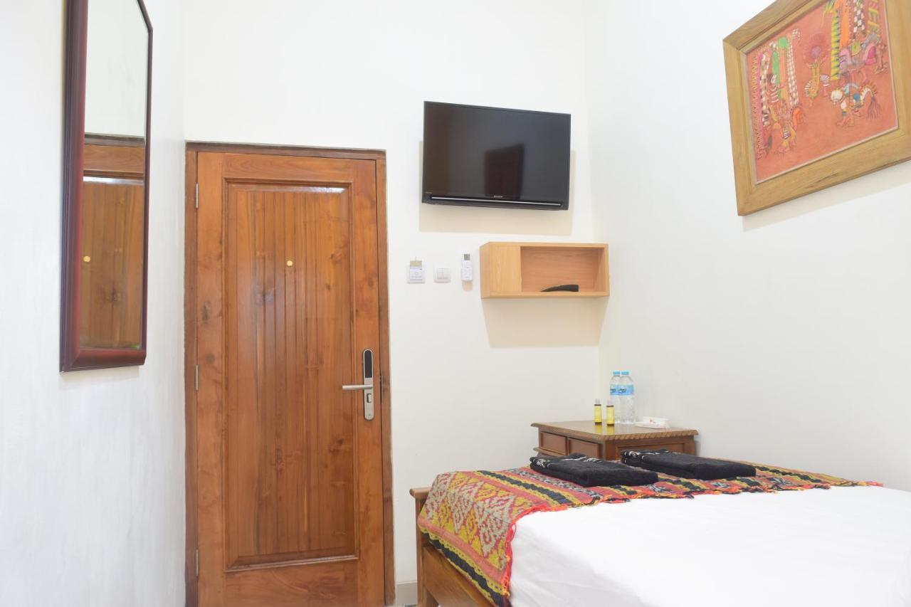 The Cabin Hotel Ambasador Jogjakarta Buitenkant foto
